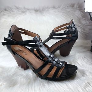 Kenneth Cole Reaction Leather Sandals Block Heel